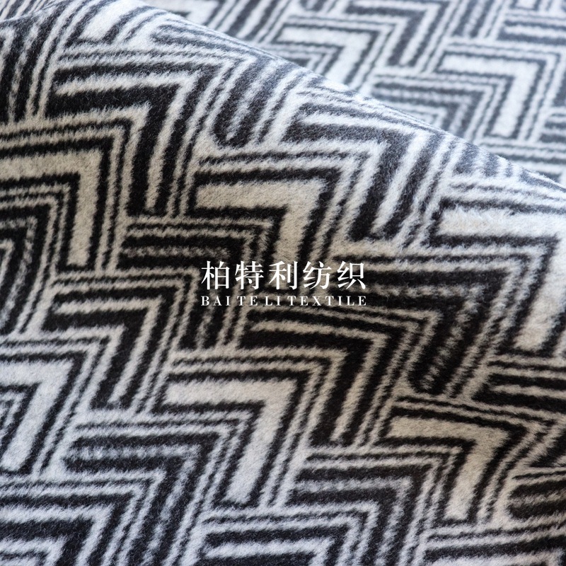 Picture of Autumn and winter coarse yarn-dyed jacquard fabric knitted brushed woolen fabric women's clothing, children's clothing coats, hair accessories, pet clothing
