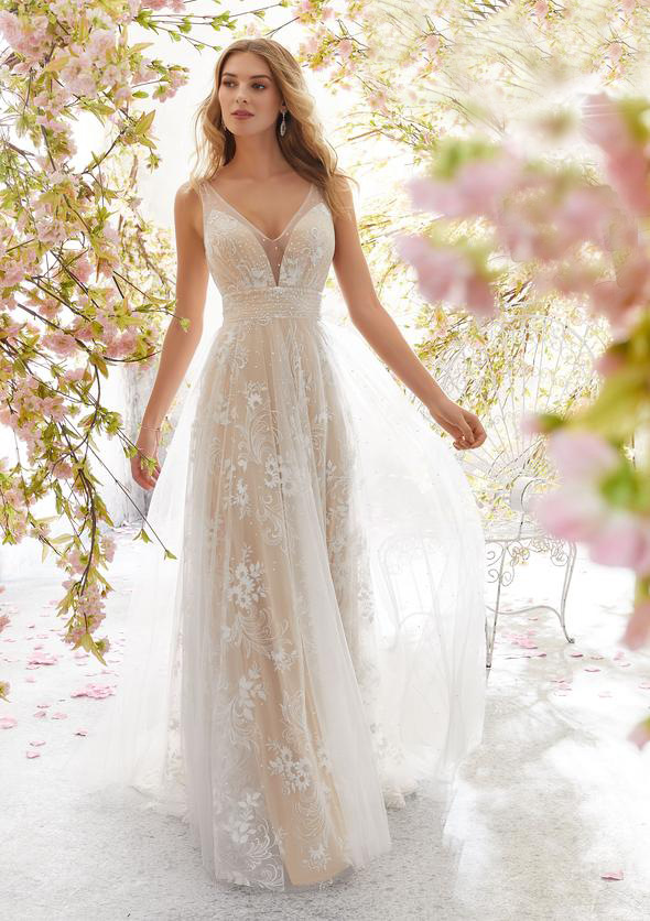 Picture of 2025 Spring European and American Export New Wedding Dress Wish Amazon Sexy V Neck Sleeveless Lace Wedding Dress