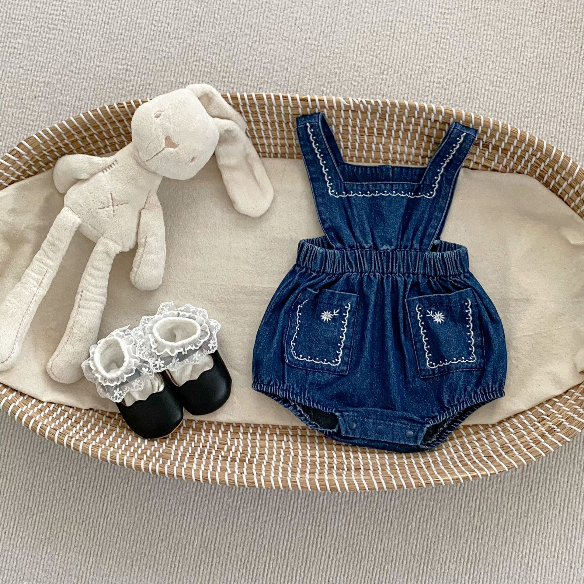 Picture of 2025 New Korean Style Baby Girl Embroidered Denim Suspender Harness Easiest for Match Outerwear Baby Jumpsuit Long Climbing Clothes