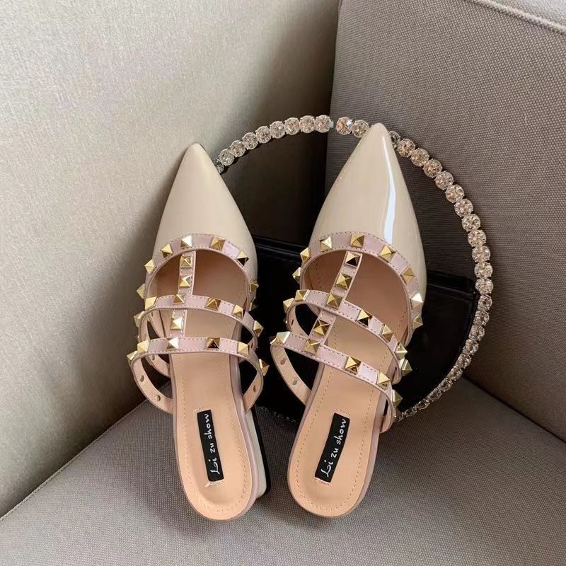 French High-end Rivet Wrapped Toe Half Slippers Women's Spring and Summer Flat Outer Wear 2024 Korean-style Patent Leather Pointed Sandals