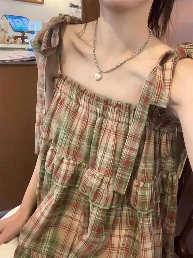 Picture of Sweet Girl's Wear Retro Lace-Up Square Collar Vest Fresh Plaid Doll Shirt Short Sweet Cool Sling Top