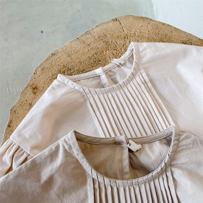 Picture of 2025 New Autum Children's Clothing Girls Autum Korean Style Linen Cotton Puff Sleeve Shirt Shirt 122090