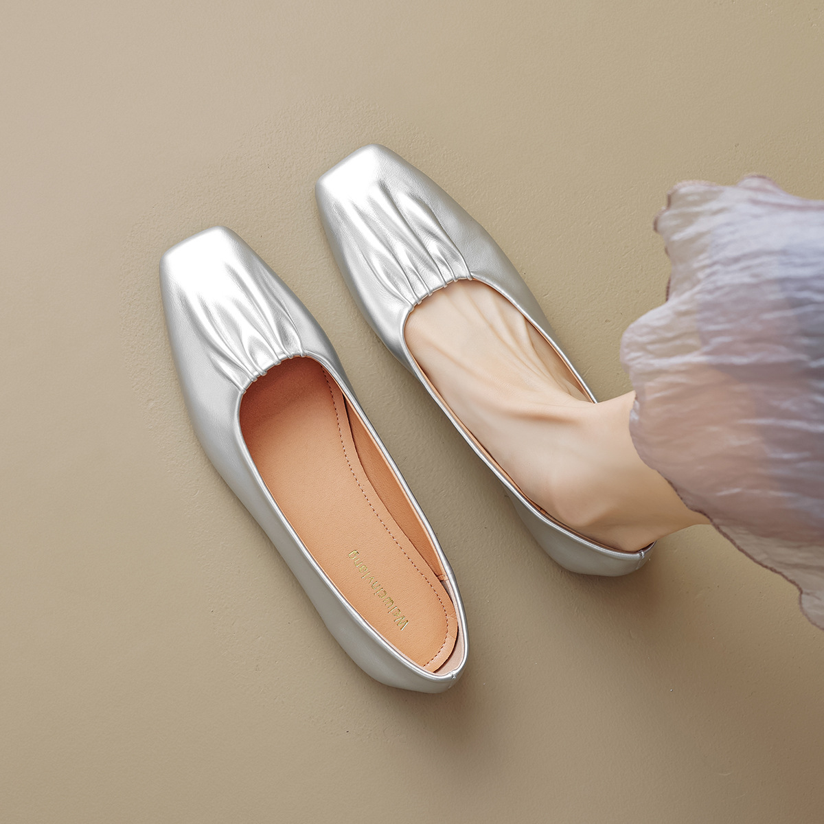 Weiwei Girl 888-1 Square Toe Shoes Women's Flat French Shallow Mouth Slip-on Bean Shoes Gentle Soft Sole Ladyshoes