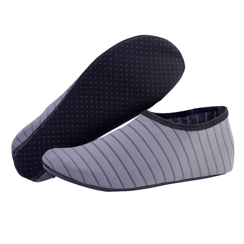 Picture of Beach shoes and socks men's and women's snorkeling shoes diving equipment beach socks non-slip quick-drying wading swimming shoes yoga shoes manufacturers