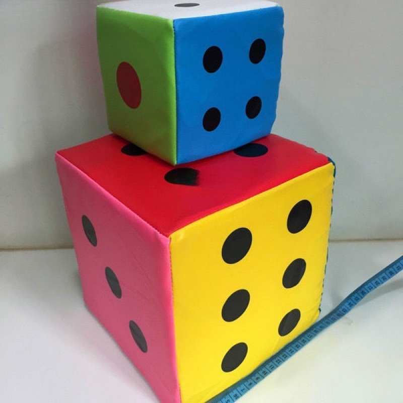 Party games, dice, flying chess, toys, bars, kindergartens, large wedding props, large colored stone teaching aids wholesale