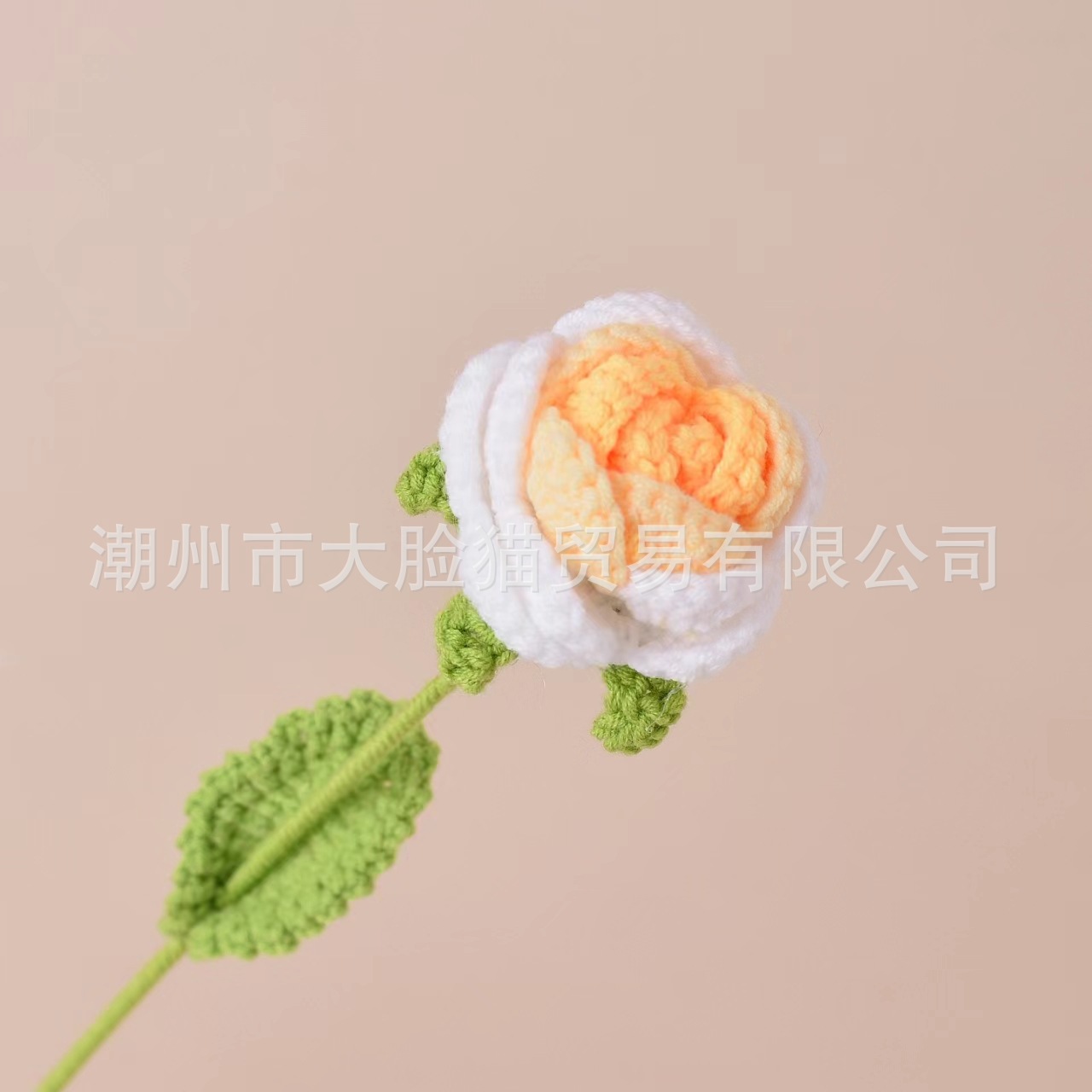 Picture of Finished Hand-Knitted Rose Artificial Flower Knitting Flower Handmade Flower DIY Wool Knitting Homemade Crochet Bouquet