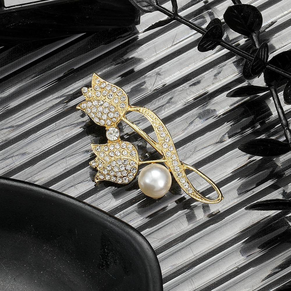 Picture of Cross-border European and American Diamond Elegant Tulip Pearl Brooch Light Luxury High-end Coat Corsage Suit Pin Women