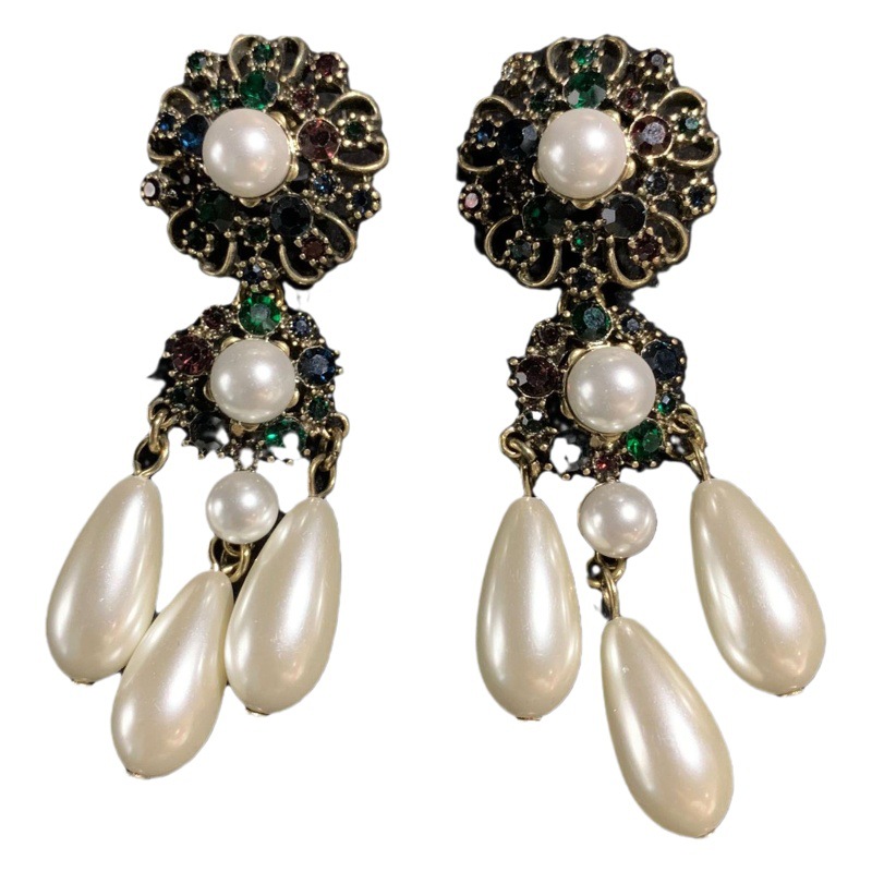 Qingdao Middle Ancient French Retro Tassel Exaggerated Earrings with Banquet High-end Full-Feeling Earrings Earrings