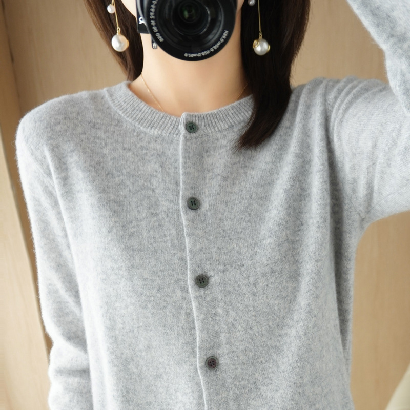 Picture of New 2025 Autumn and Winter Ol Elegant Cardigan Long-Sleeved Round Neck Straight Sweater Women's Knitted Knitwear One Piece Wholesale