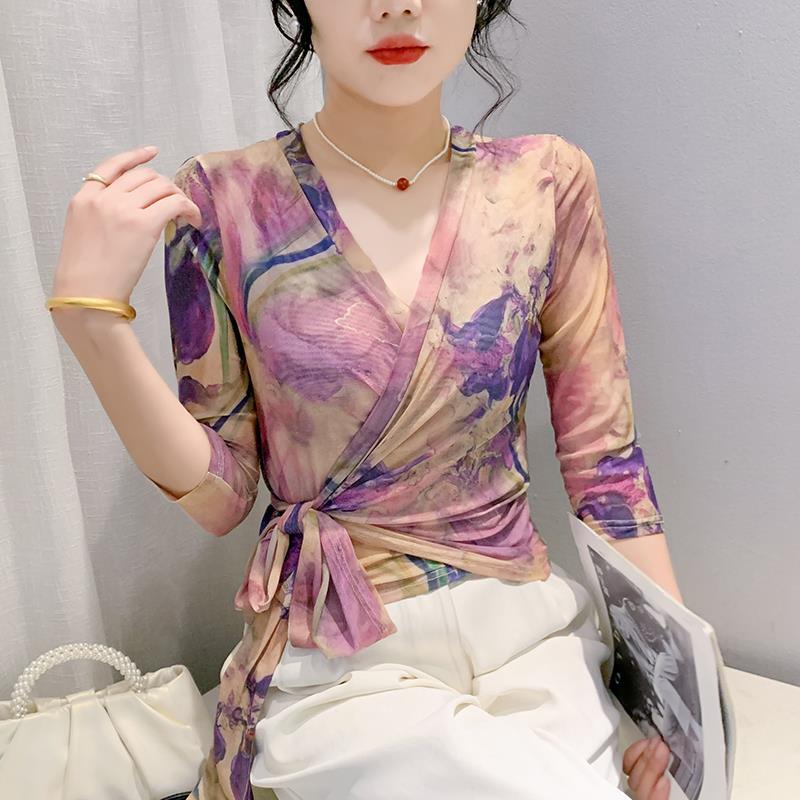 European 2024 Summer New Style Sunscreen Clothing Fashionable Slim-fit Printed Mesh Printed V-neck Mid-sleeve Lace-up T-shirt Women's Trendy