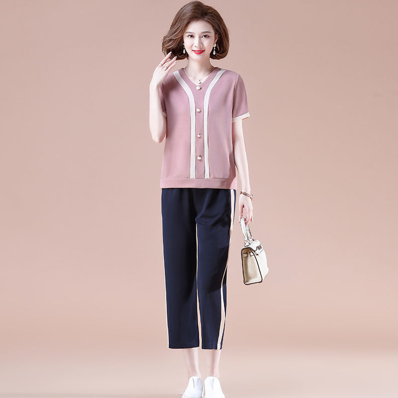 Picture of Mrs. Kuo Mom Summer Casual Two-piece Set 40-50 Years Old Ladies New Style Western Style Mom Summer Short-sleeved Suit