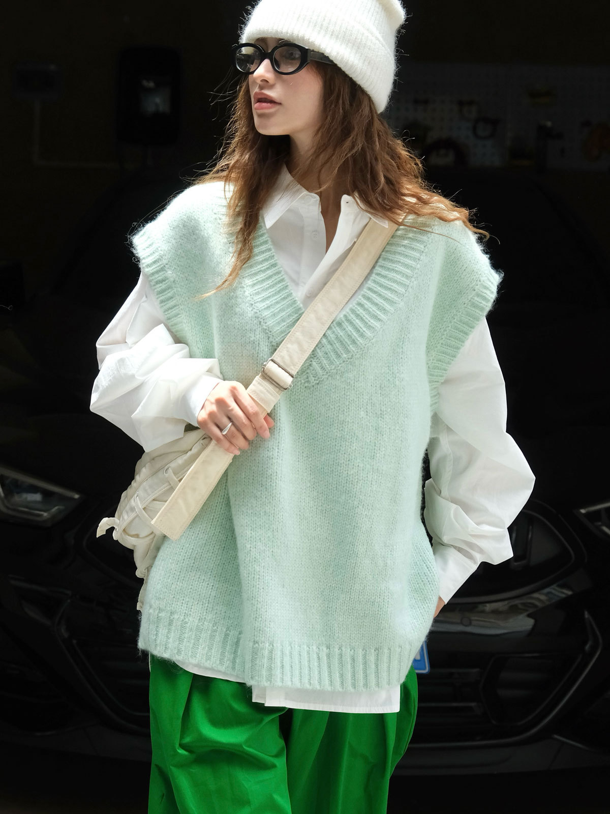 Picture of Lou Fu Autumn and Winter New Japanese Style Lazy oversize Atmosphere Wool Vest Warm Waxy Skin-friendly Slimming Top for Women