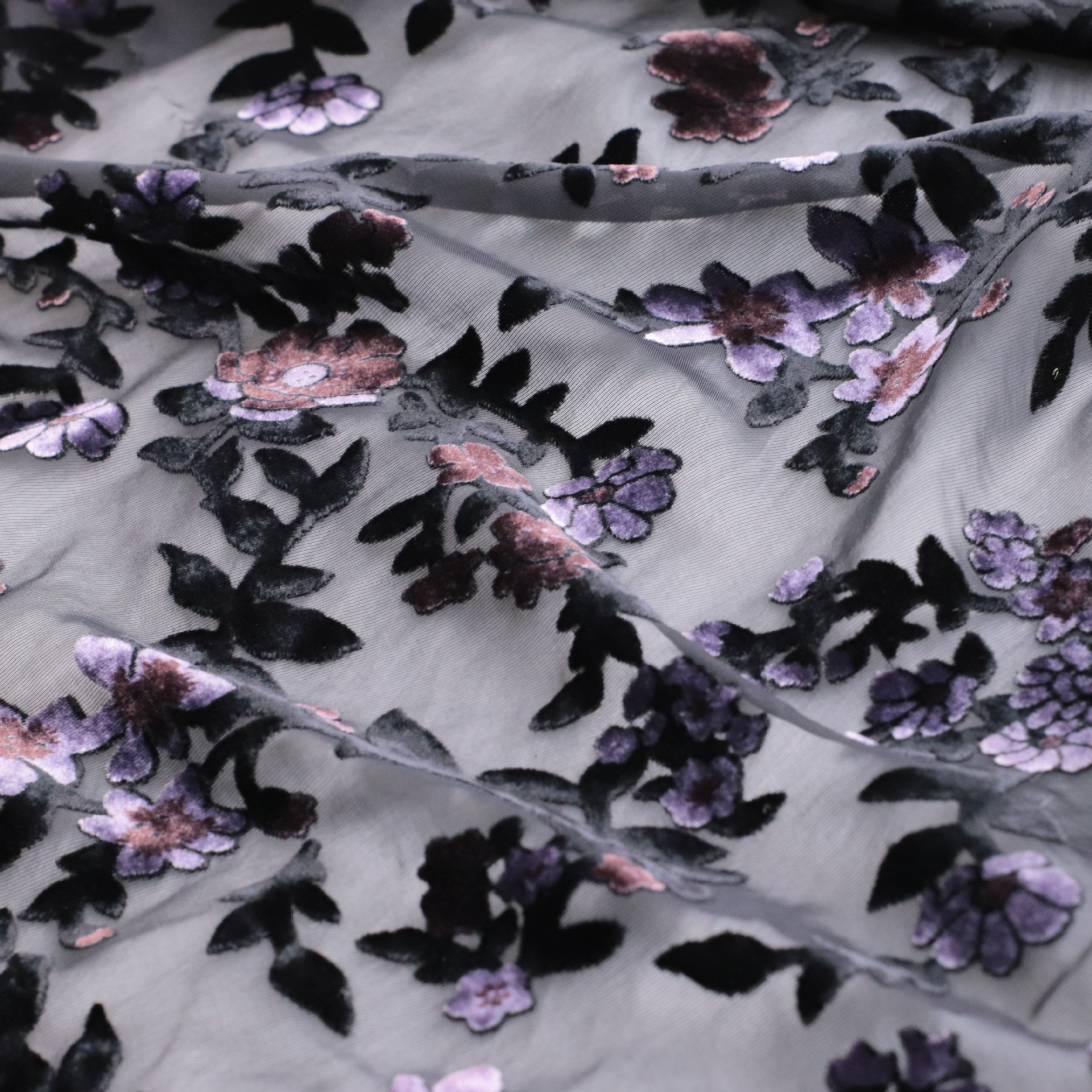 Source Manufacturer Wholesale 140 Nylon Velvet Printed Velvet Fabric Silk Cheongsam Dress Fabric Pattern Fabric Women's Clothing