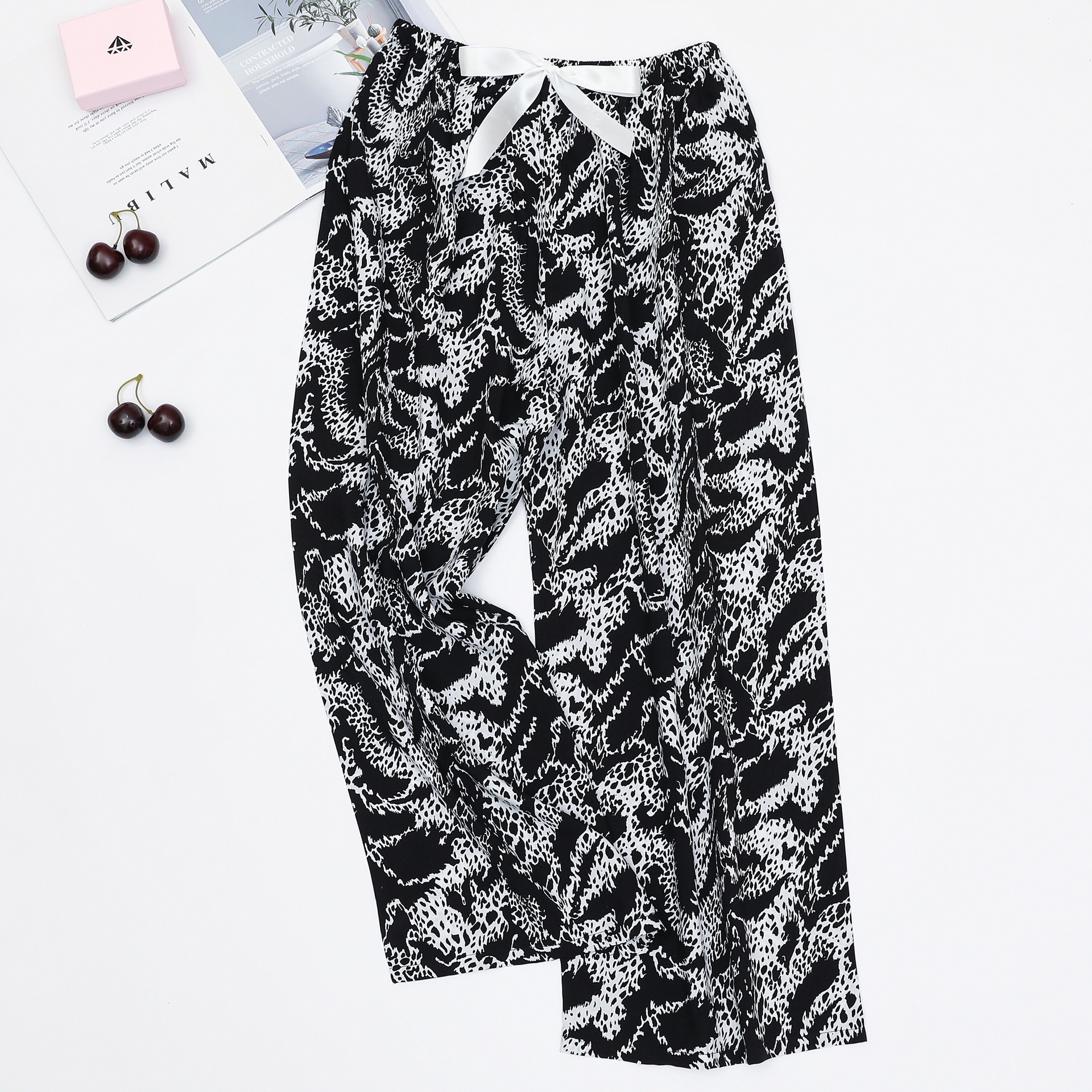 Picture of Cotton Silk Pajama Pants Women's Summer Thin Black and White Cartoon Style Wide Leg Pants Large Size Loose Outer Wearing Foreign Trade Beach Pants