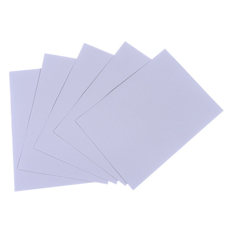 Wholesale single-sided whiteboard 250g white cardboard clothing tag lining cardboard gray background white paper cardboard White small card