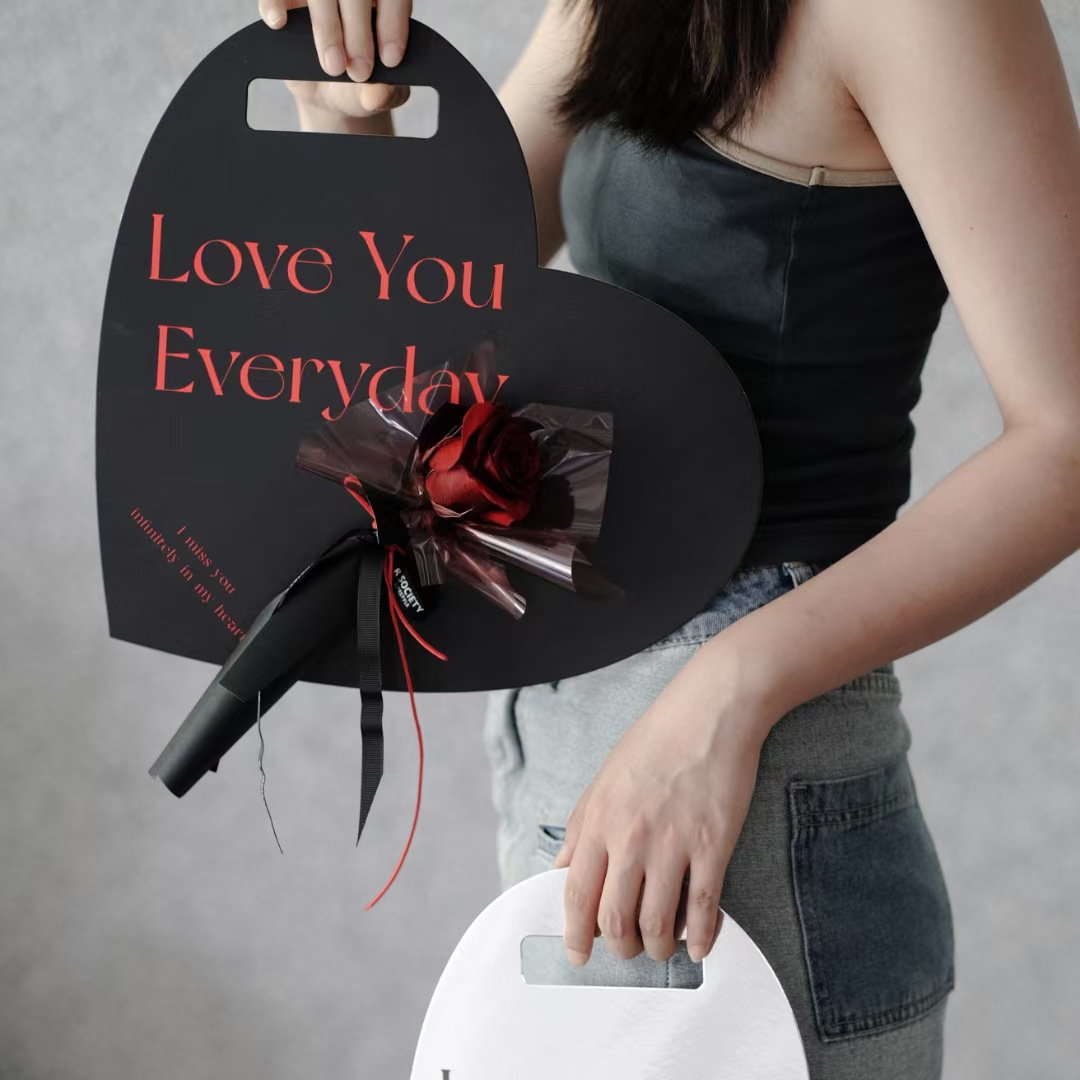 Teacher's Day Hand-Held Flower Box, Heart-Shaped Flower Handbag, Chinese Valentine's Day Single Rose Bouquet Packaging, Floral Gift Box