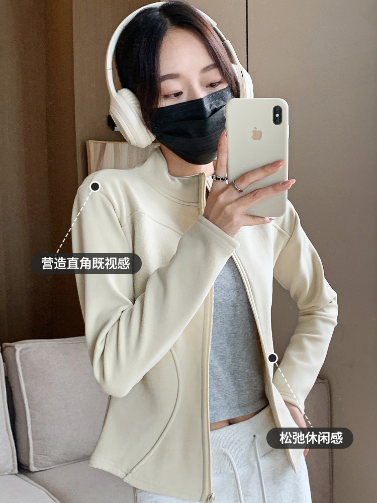 Picture of H119 Strictly Selected Koala Velvet Jacket Sports Women's Autumn and Winter New Vertical Collar Double Arc Curve Tight Top Zipper Cardigan