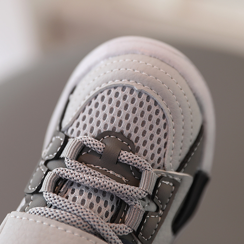Picture of 2025 Spring New Children's Sports Shoes Korean Style Fashion Boys Breathable Mesh Shoes Girls' Shoes Soft Sole Shoes