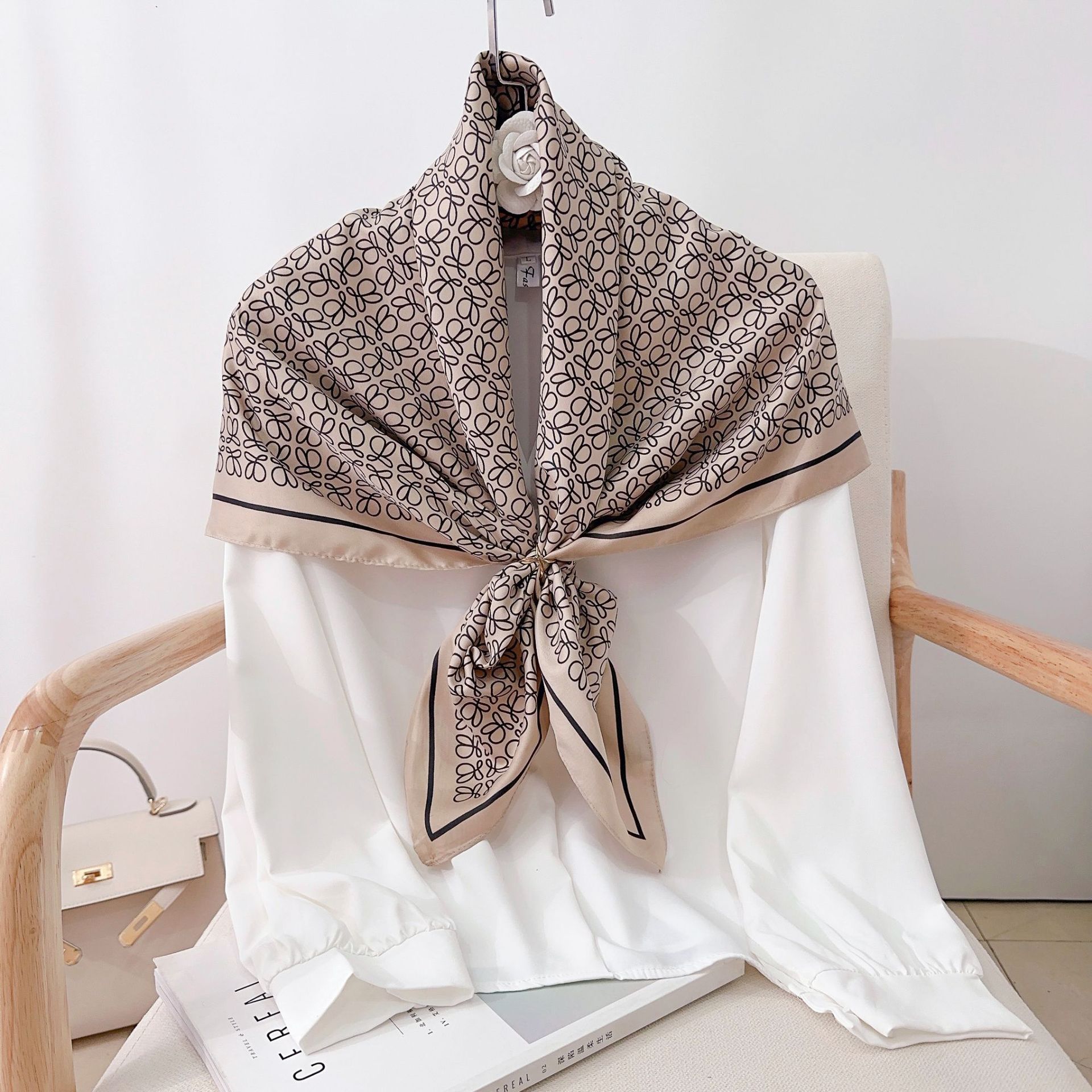 Advanced Sense Twill Print 90cm Large Square Scarf Small Chanel South Korea Fashion All-match Silk Scarf Sunscreen Shawl