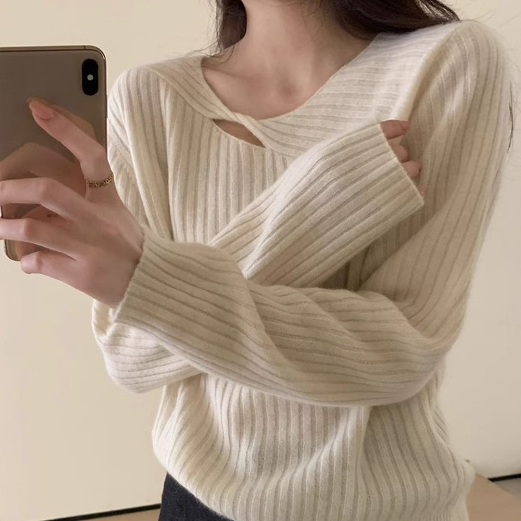 White Shoulder Hollow Pullover Sweater Women's Autumn and Winter 2023 New Outer Wear Inner Long Sleeve Knitted Base Shirt Top