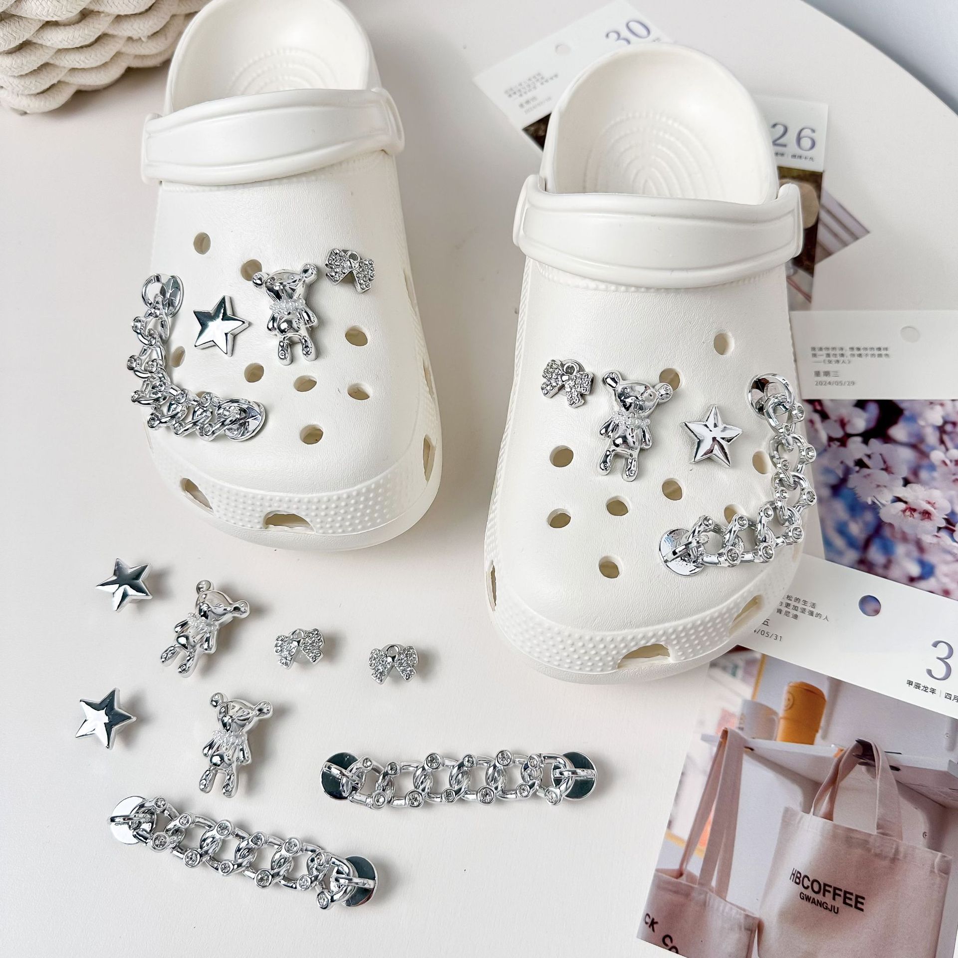 Hole shoes shoes flower high-end accessories silver chain DIY metal buckle detachable shoe buckle pearl bear accessories