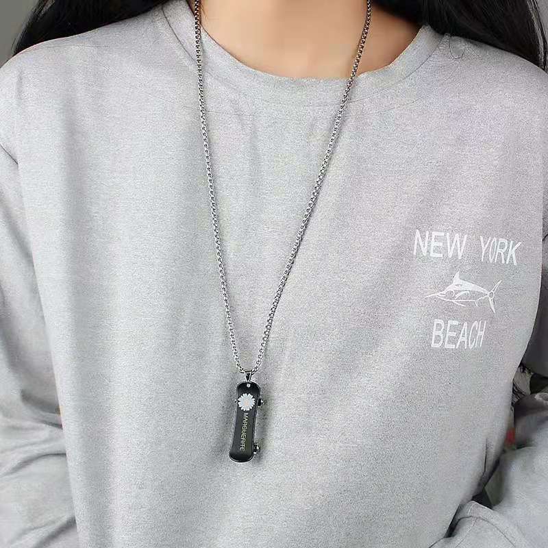 Picture of Hip-Hop Daisy Scooter Necklace Trendy Unisex Personality Simple Pendant Sweater Chain Accessories Skateboard Trend