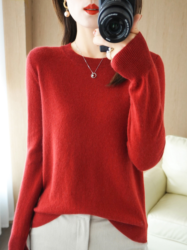 Picture of New Autumn and Winter Round Neck Knitwear Women's Pullover Knitwear Pure Color Long-Sleeved Women's Thin Inner Short Bottoming Shirt