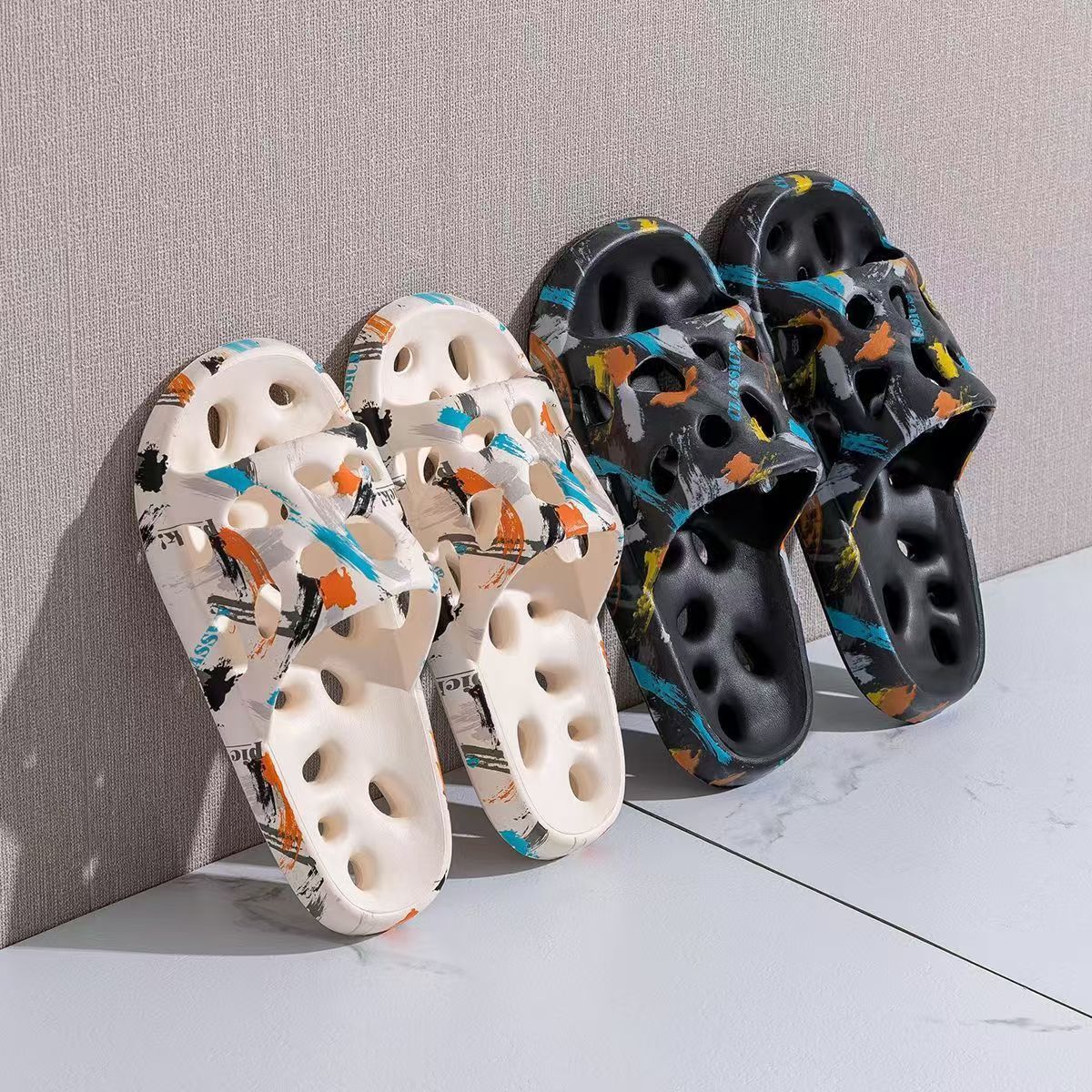 Bathroom slippers men's new summer bath hollow water leakage non-slip deodorant home indoor slippers women wholesale