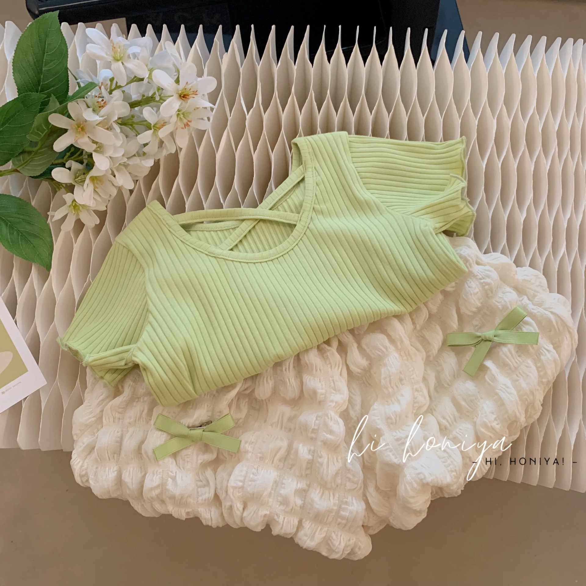 Picture of Girls' Summer Dress suit 2023 New Arrival Female Baby Korean Style Fashionable Short-sleeved Girl's Flower-bud Pants Summer Two-piece Set
