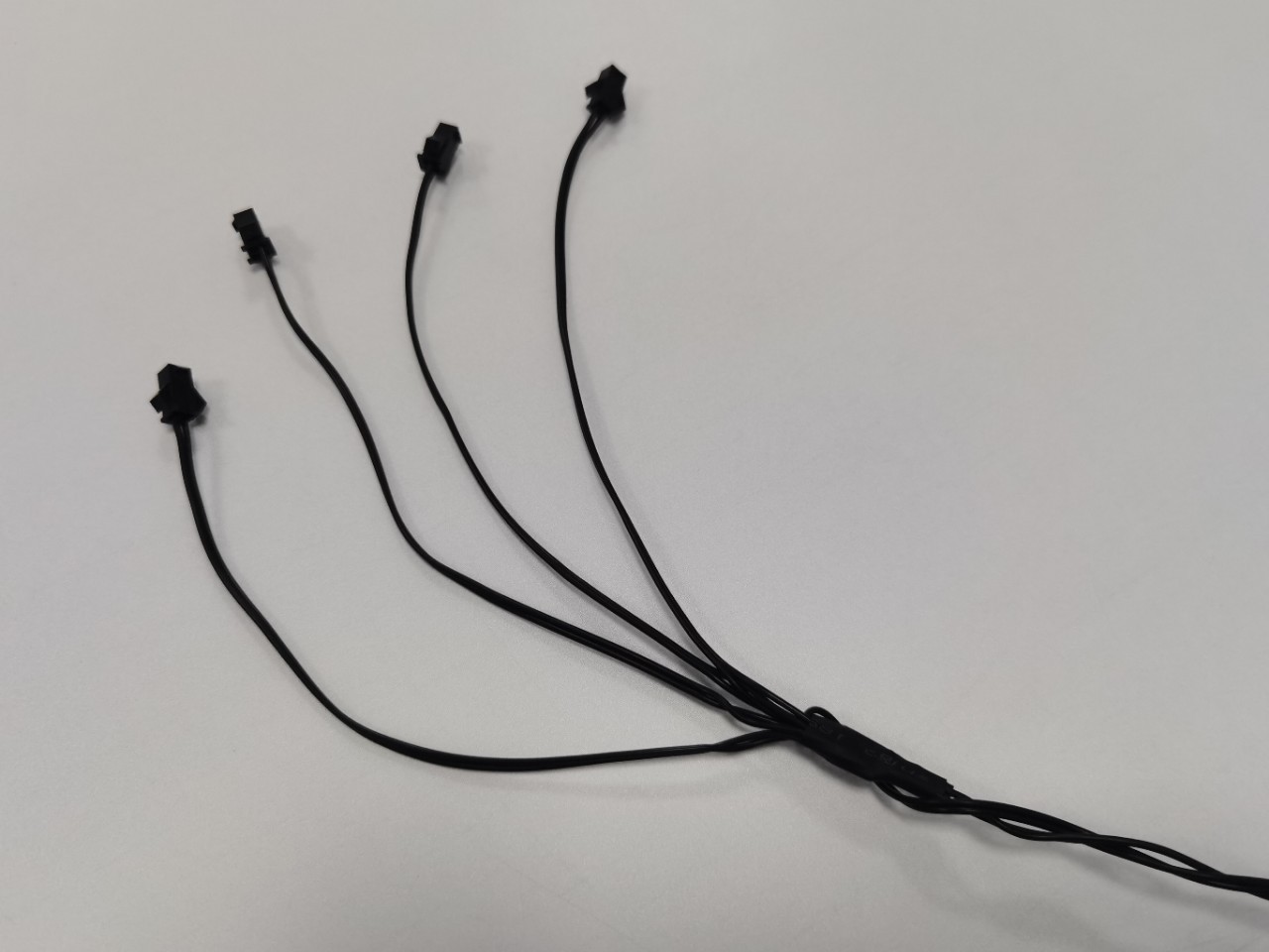 Picture of Cold Light Branch Cable Splitter Cable 1-to-2/3/4/5/6 Connection Cable Smt Terminal Extension Cable Environmentally Friendly Material