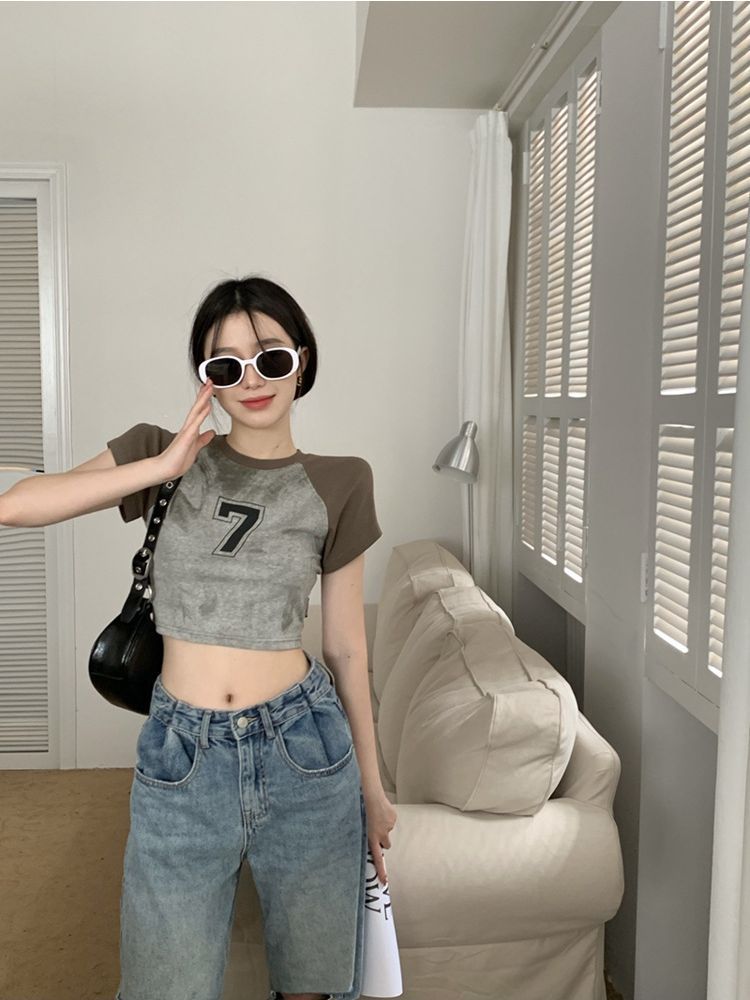 Slim-looking Slim-fit Salt-style American-style Short-sleeved T-shirt Women's ins Trendy Design Niche Chic Short Sweet Spice Girl Tops