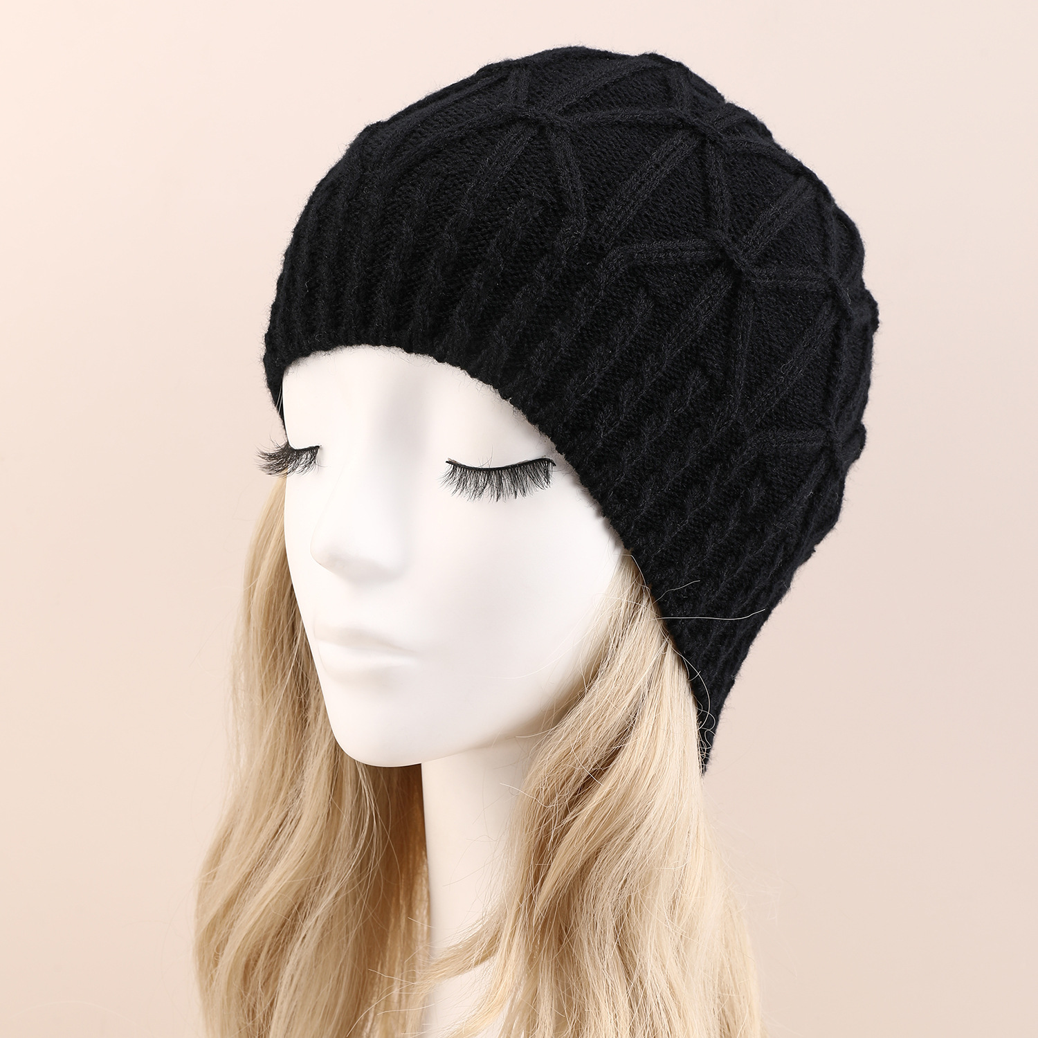 Picture of Single-Layer Twist Pullover Hat Autumn and Winter New Cross-Border Knitted Wool Pile Hat for Men and Women, Warm and Fashionable Ear Protection Hat