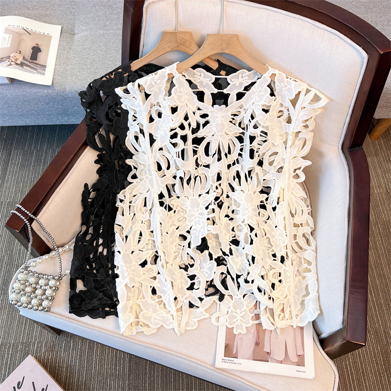 Picture of Black hooked cut-out sleeveless vest vest women's fashionable foreign style summer slim fit one-size thin layered cover-up top