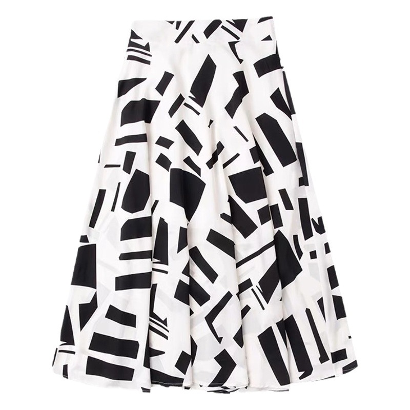 Large size women's western style hip-covering A- line skirt 2024 summer new fat MM mid-length printed high waist skirt