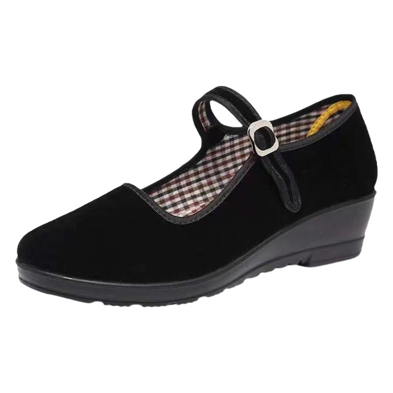 Wholesale old Beijing cloth shoes women's non-slip hotel work shoes black square dance mother shoes middle-aged flat shoes