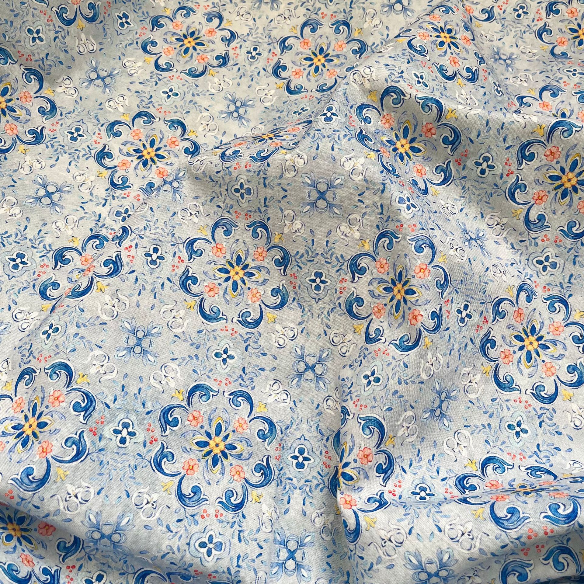 Picture of Retro Tuanhua in stock Supply Cotton 20 Cotton Linen Fabric Digital Printing Children's Shirt Hanfu Fabric