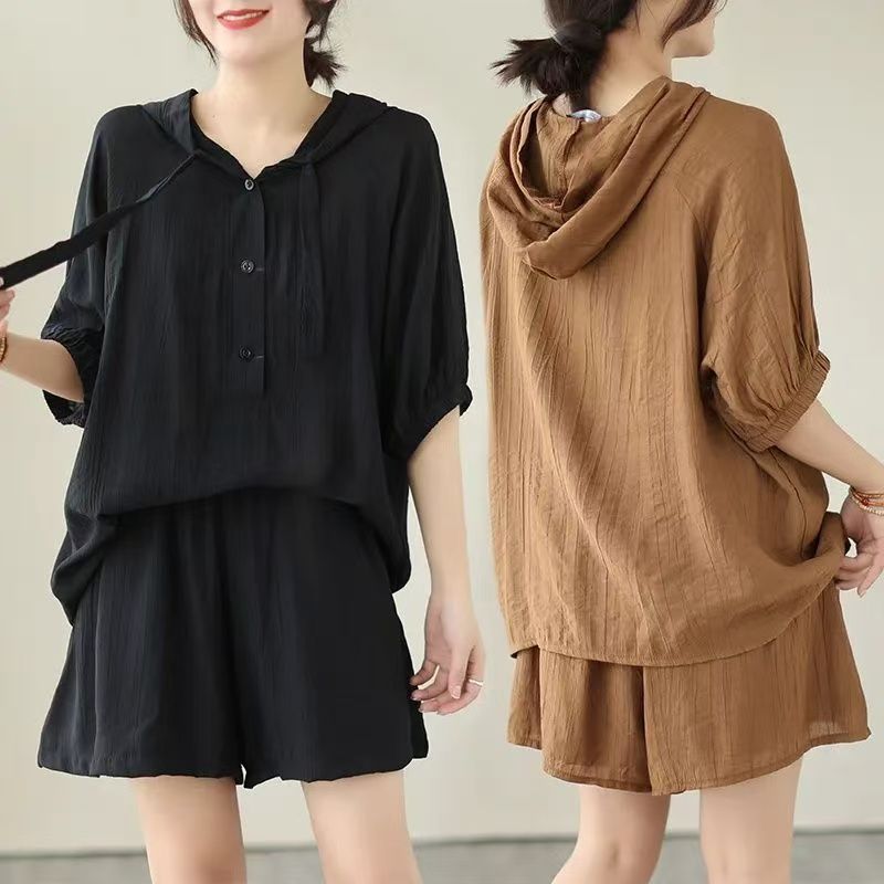 Summer Loose Plus-Size Fashion Set for Women, Hooded Short-Sleeve Top, Slimming Shorts, Two-Piece Set for Curvy Women