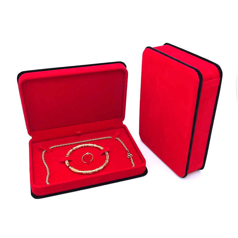 Red with Black Edge Rounded Flannel Set Box Jewelry Box Bracelet Box Plush Face Pendant Box Jewelry Storage Box