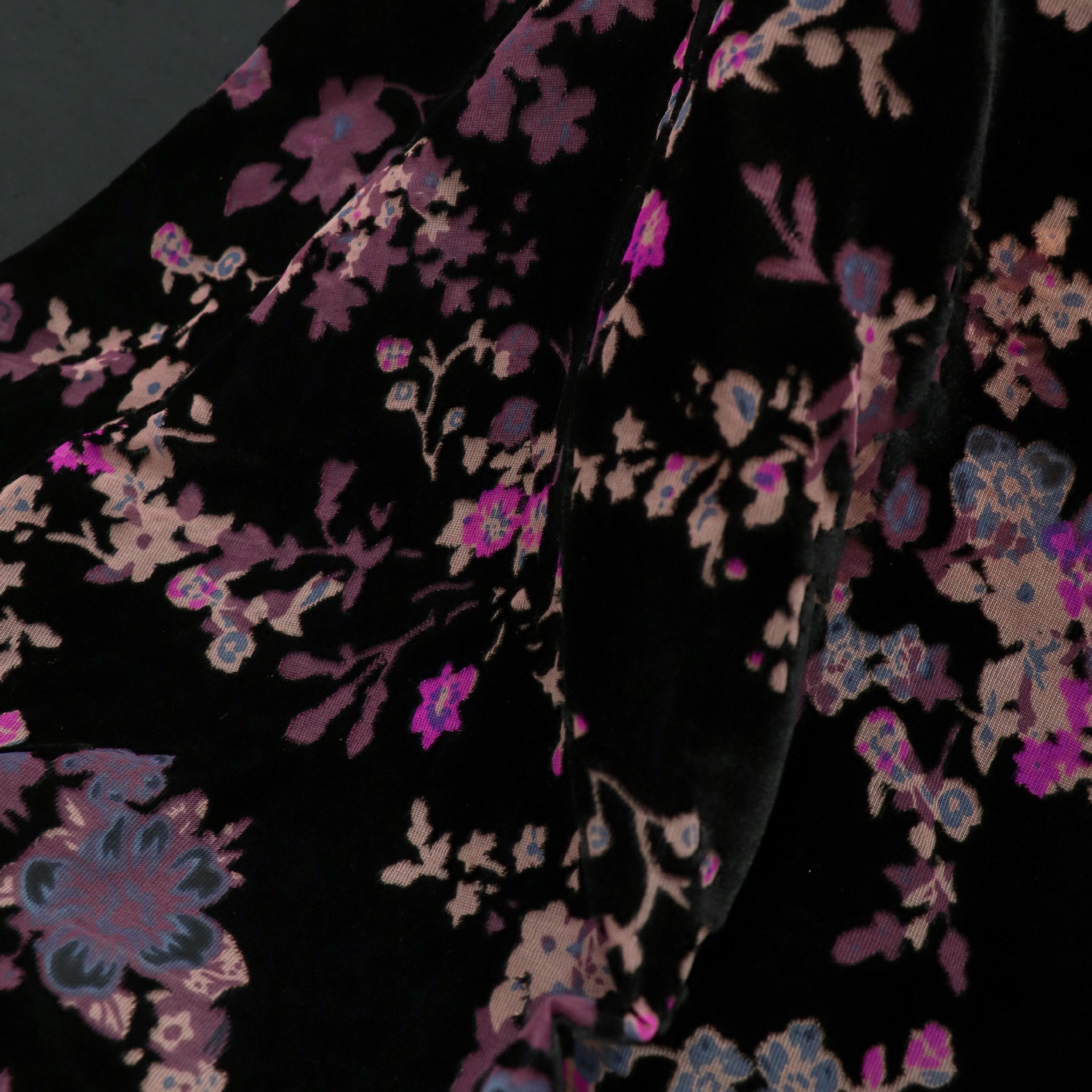 Picture of Factory Wholesale Woven Velvet Brocade Viscose Printed Burnt Flower Velvet Fabric Nightgown Dress Cheongsam