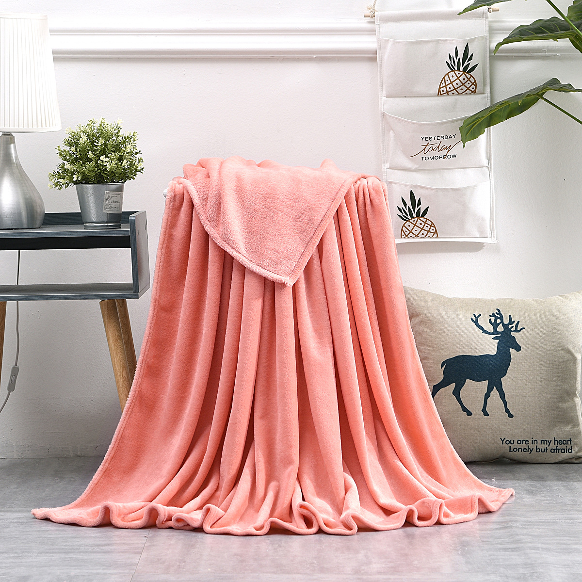 Picture of Solid color flannel blanket coral fleece pet blanket cross-border flannel blanket gift velvet nap blanket wholesale