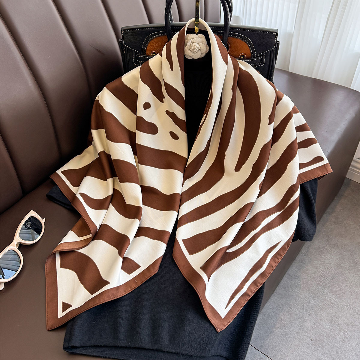 Classic Fashion Large Zebra Print Twill Silk Scarf European and American Fashion All-match Women Scarf Fashion Scarf