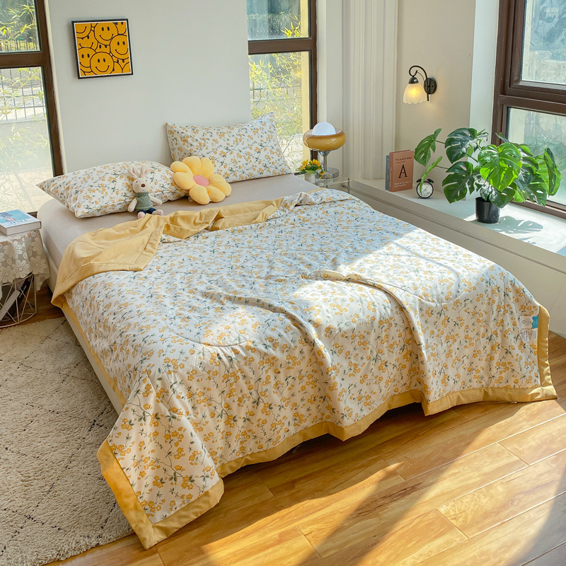 Picture of Class A double-sided cotton summer quilt air conditioning quilt 100 cotton summer quilt single-pair machine washable summer thin quilt wholesale