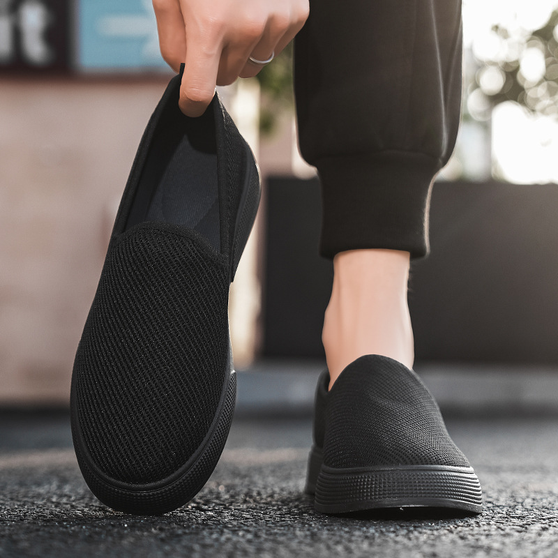 Japanese-Style Slip-On Canvas Shoes for Men 2025 Summer Breathable Loafers Versatile Soft-Soled Sneakers