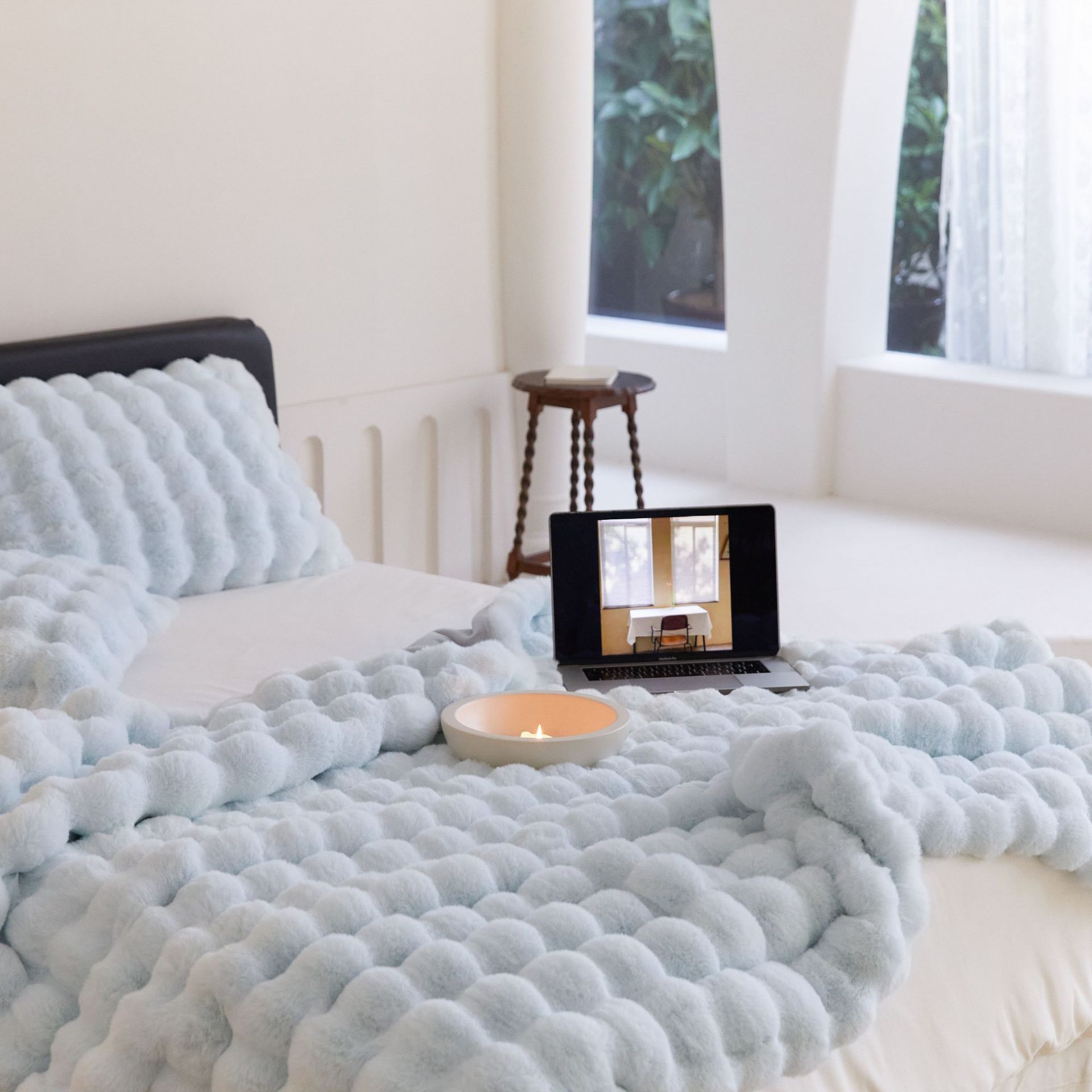 Picture of Tuscan Blanket Imitation Rabbit Blanket Bubble Velvet Blanket Double-sided Thickened Office Nap Blanket Sofa Cover Blanket