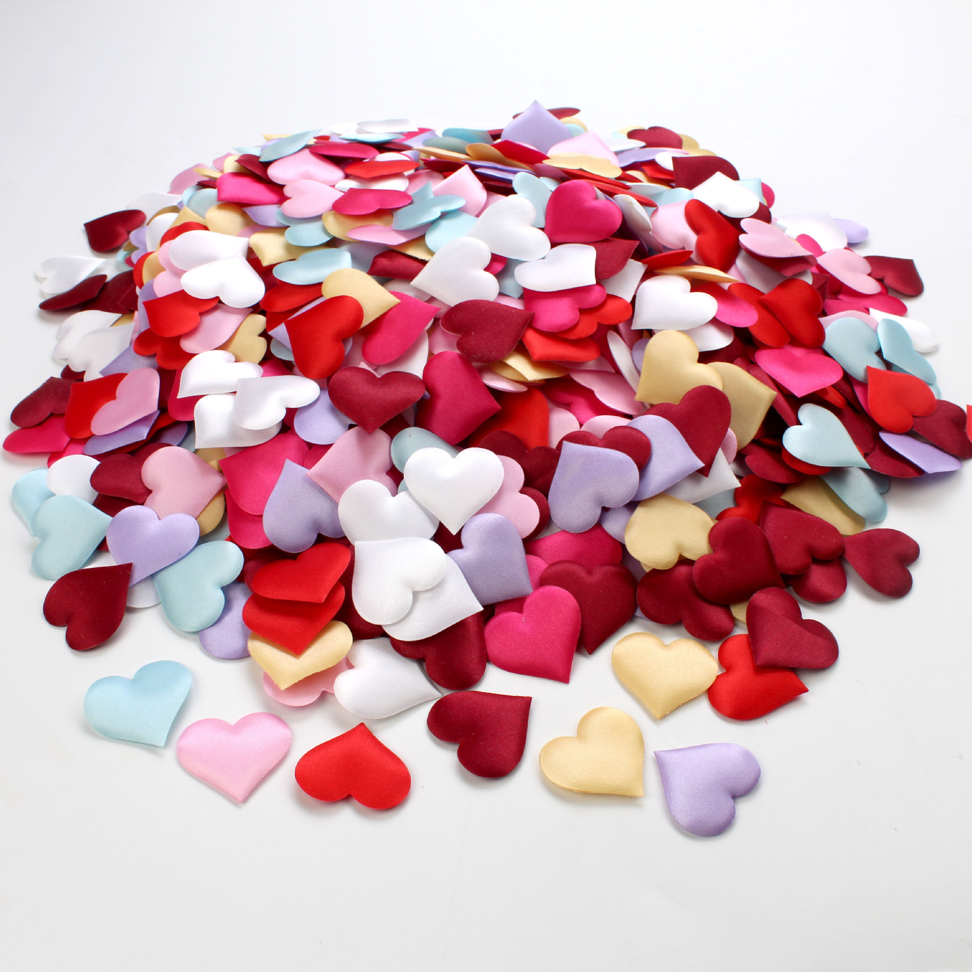 Sponge three-dimensional heart 3.5cm throwing love confetti heart-shaped petals wedding supplies flower manufacturers cross border