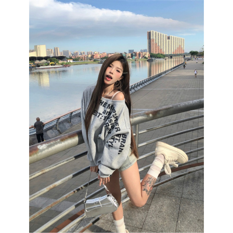 Picture of Huamian Composite American Style 2025 Spring and Autumn New Asymmetrical Shoulder Sweatshirt for Women, Fashionable Loose Lazy Style Casual Top Trend