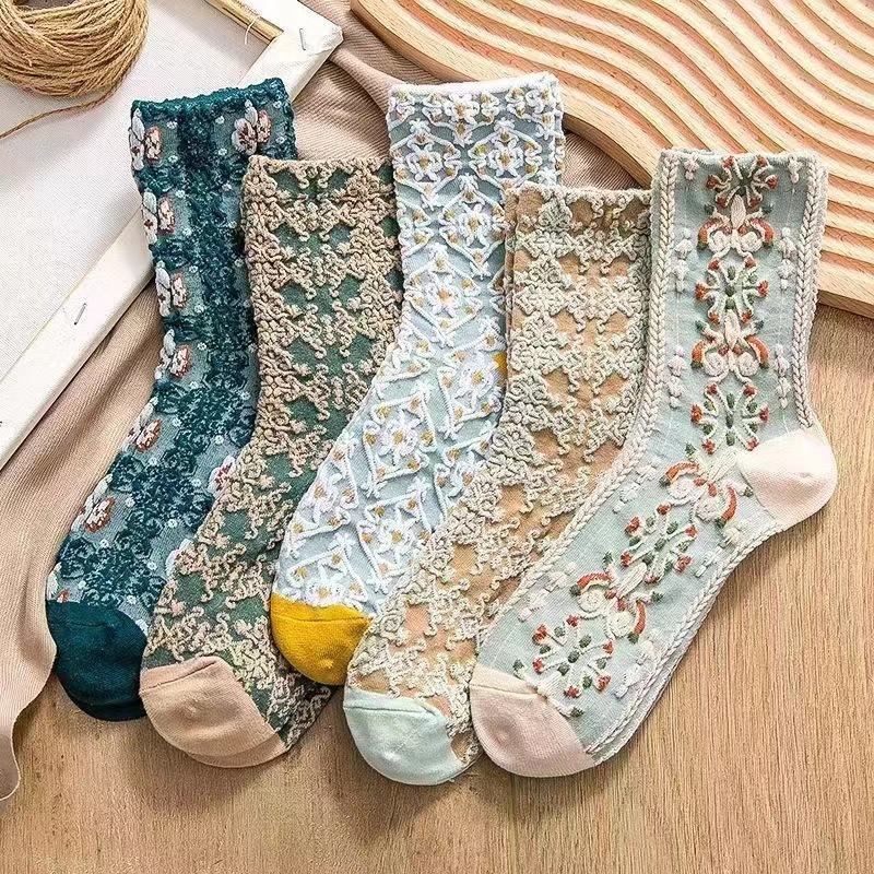 Palace style vintage three-dimensional relief socks women's autumn and winter sweet niche flowers cute Mori casual wear