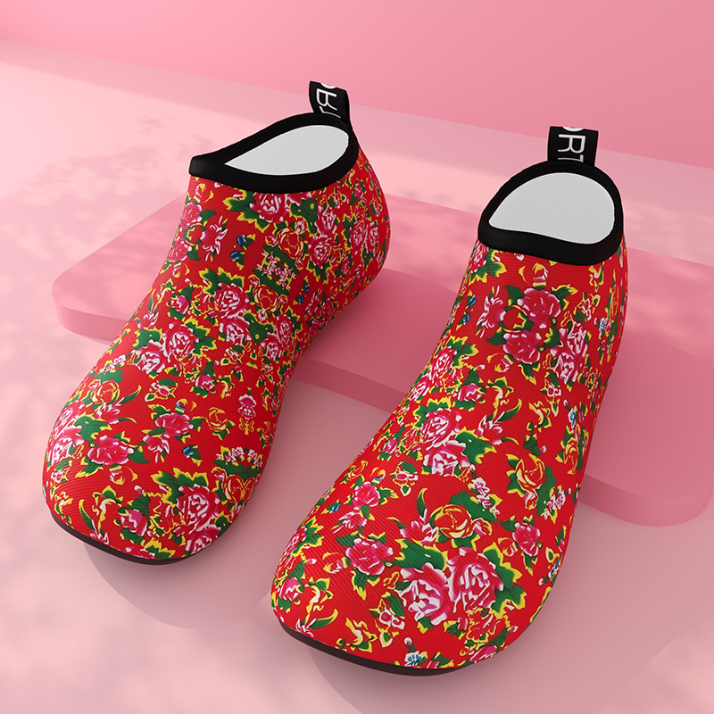 Picture of Beach shoes men's and women's diving thickened sole wading upstream non-slip foreign trade drifting shoes snorkeling swimming shoes yoga shoes