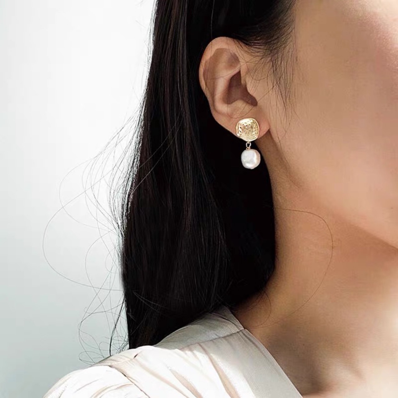 New Fashionable Design Sense Earrings for Women Elegant Natural Freshwater Baroque Pearl Earrings Earrings Silver Needle Elegant Popular
