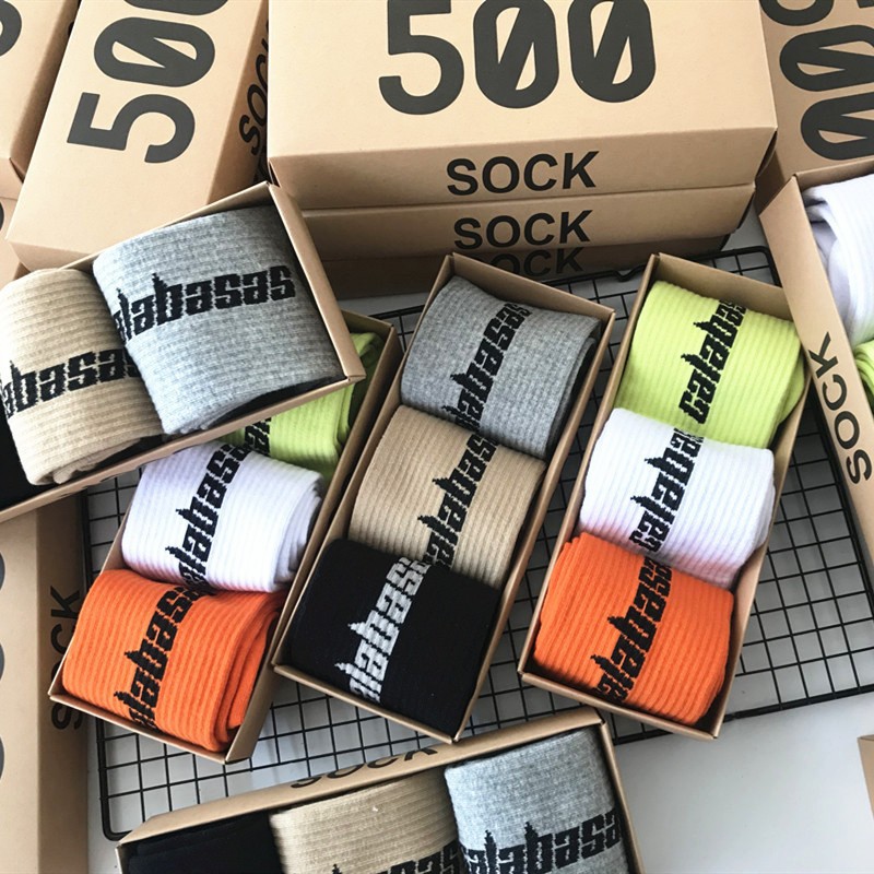 Kanye sports gift box socks European and American 500 Tide brand 700 Kanye socks letters in the tube cotton socks tide a generation of hair